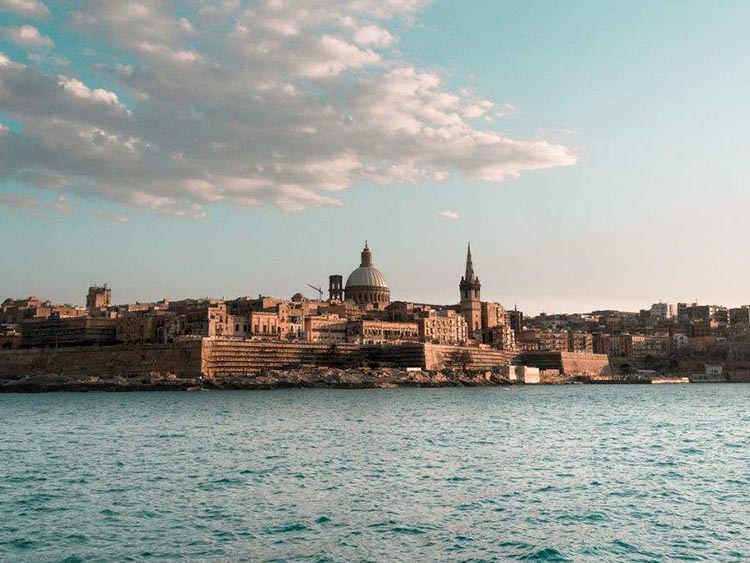 马耳他是哪个洲的国家，其移民门槛高吗？